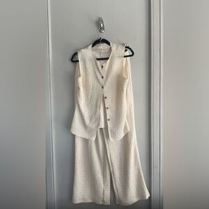 H&M Cream Textured 2-Piece Set – Sleeveless Button Top & Wide Leg Pants